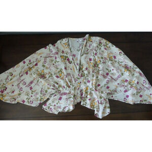 Band Of Gypsies Floral Wide Arm Top Crop Overlay Medium Hook Front Boho Layer